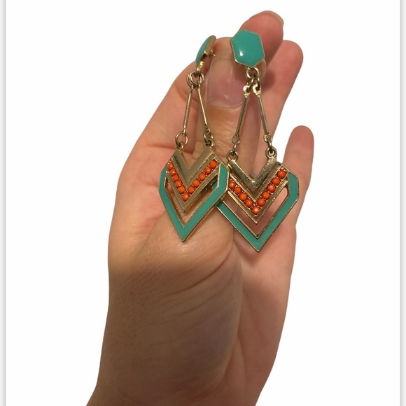 Multicolor dangle earrings - Picture 2 of 3